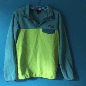 Blue green letgo is pullover